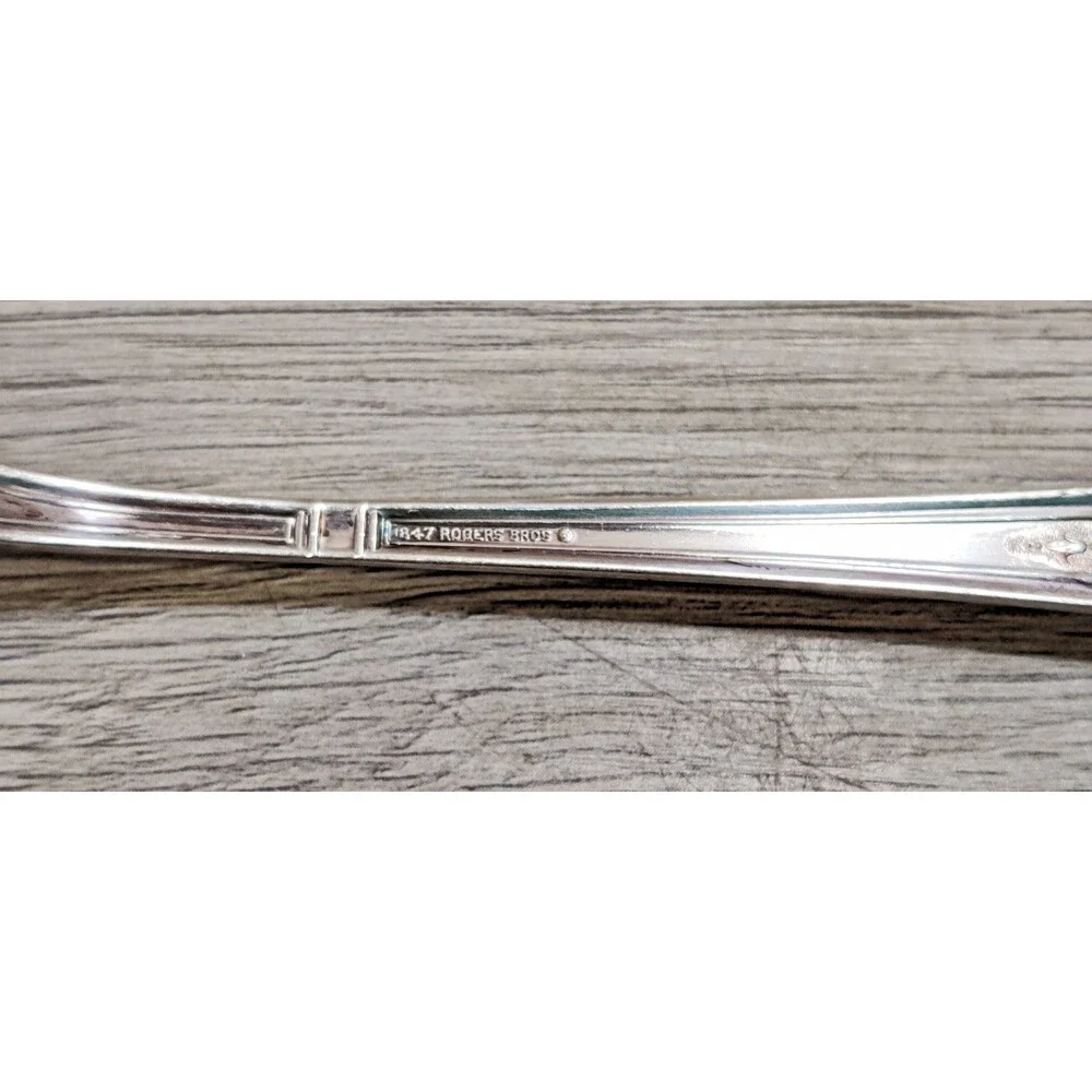 Set of 4 Vintage 1847 Rogers Bros IS Silverplate Spoons Floral Motif Flatware